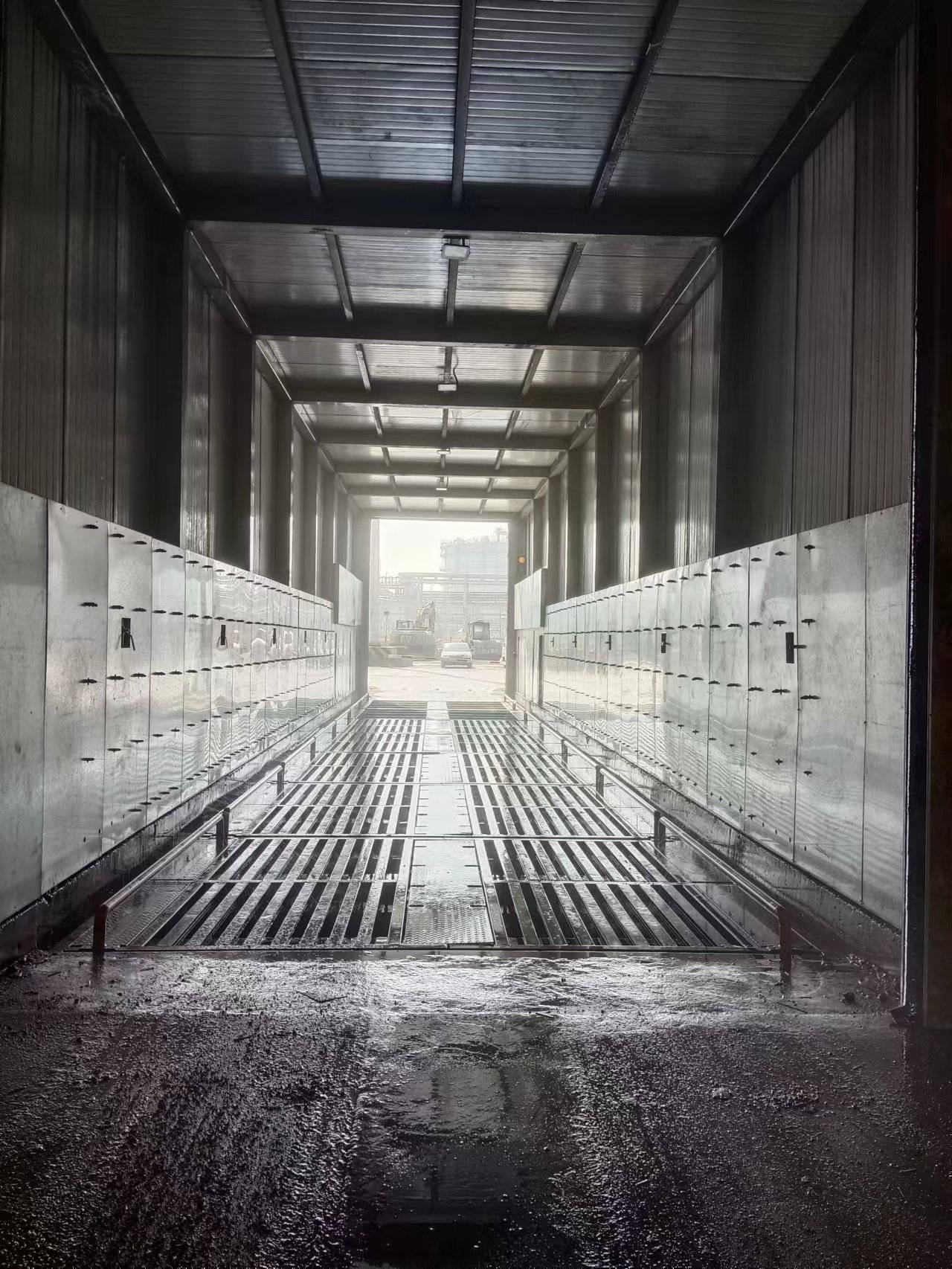 原來洗車機(jī)已經(jīng)變成了這樣——朗坤龍門式洗車機(jī)自動(dòng)噴淋實(shí)測(cè)